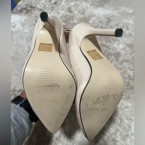 Pierre Dumas Beige Heels with Bow - Picture 4 of 4